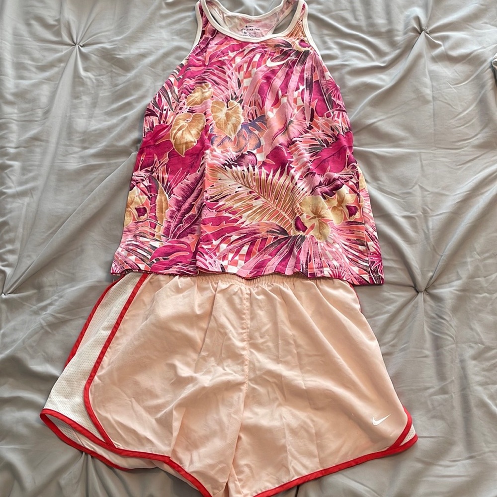 Nike Girls Athletic Set XL